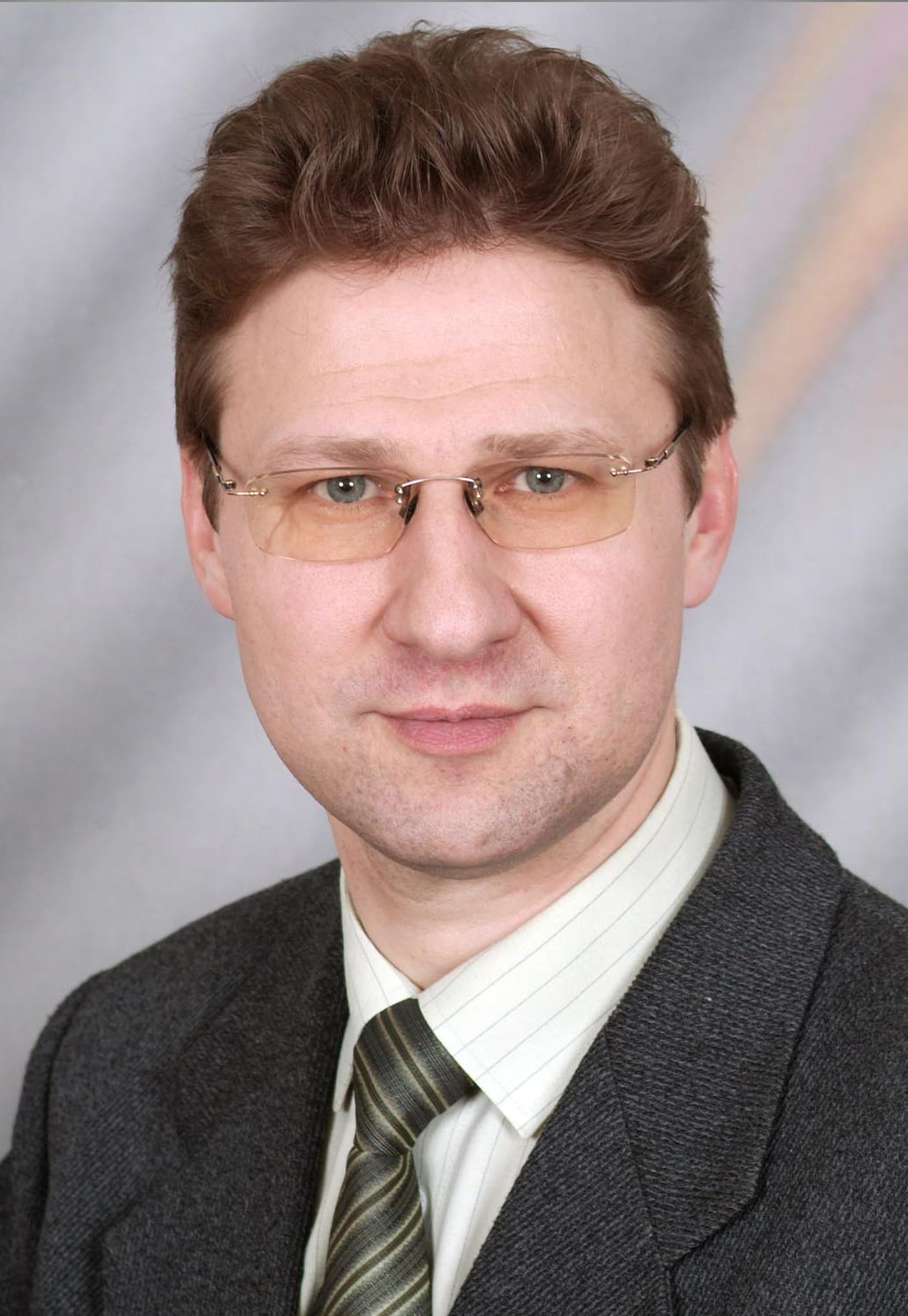 Шевченко Сергей Геннадьевич- учитель математики, brдиректор (2004-2006 гг.)