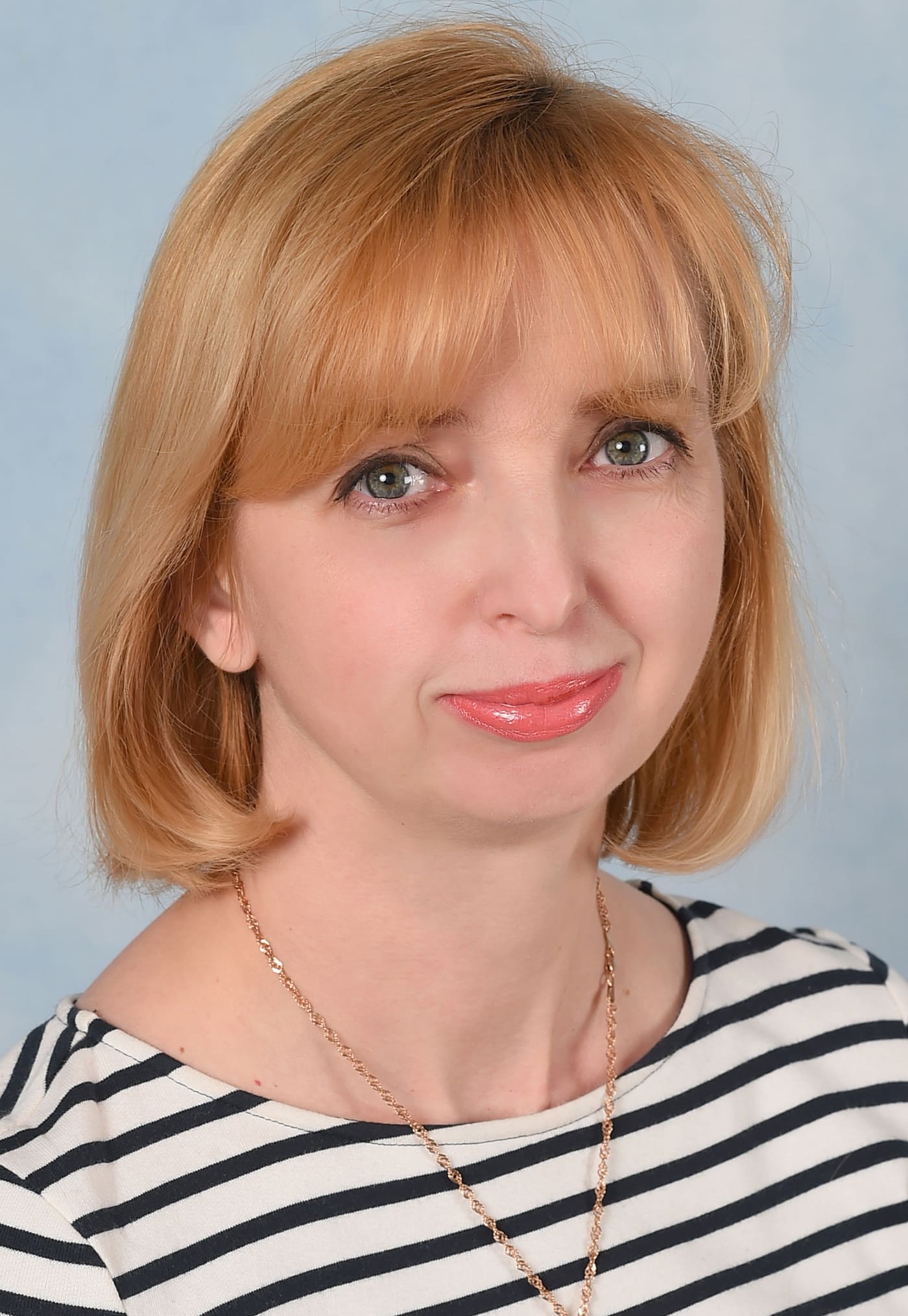 Крутова Елена Николаевна- учитель русского языка и литературы