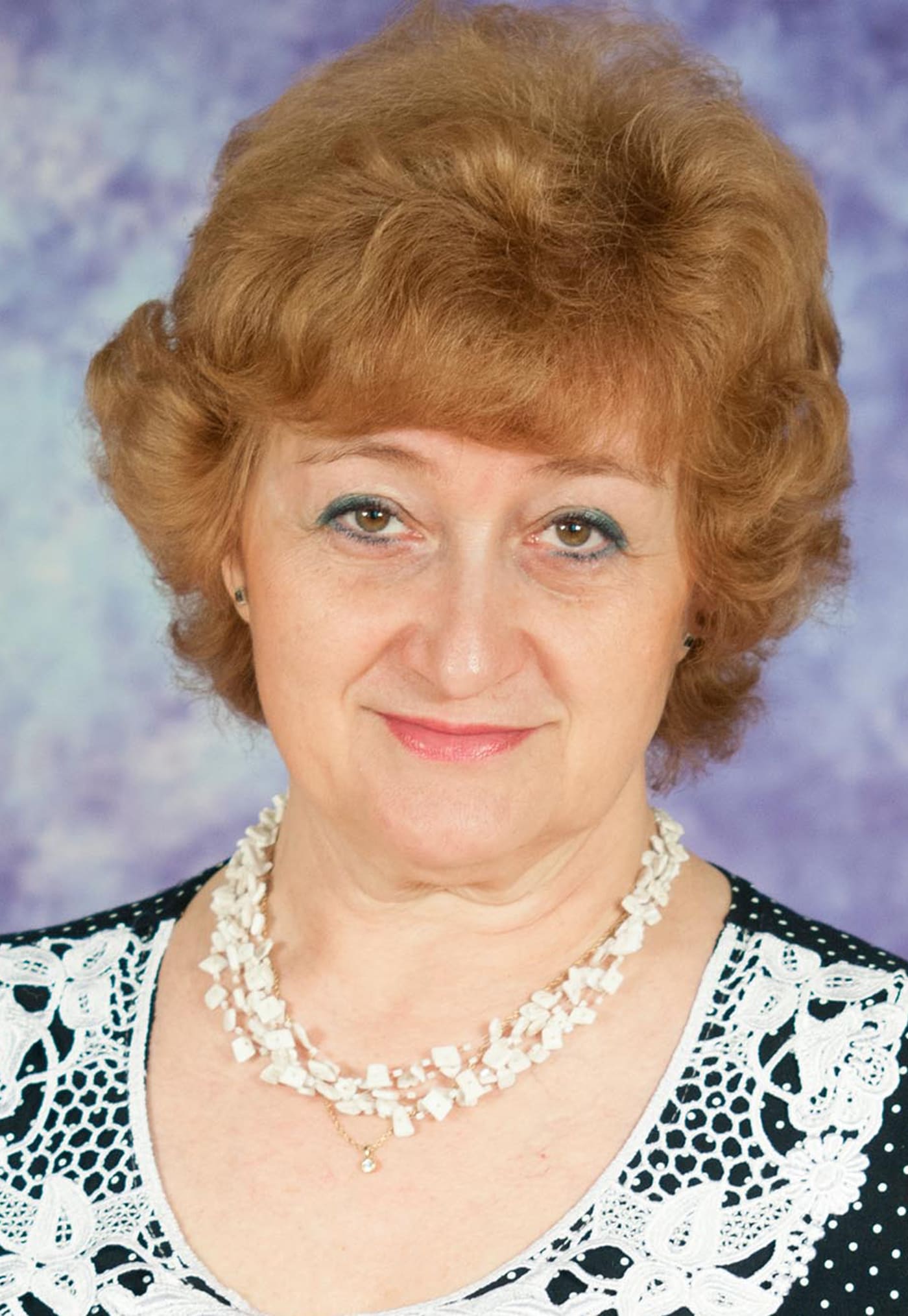 Ельцева Галина Николаевна- заместитель директора, учитель англ.языка