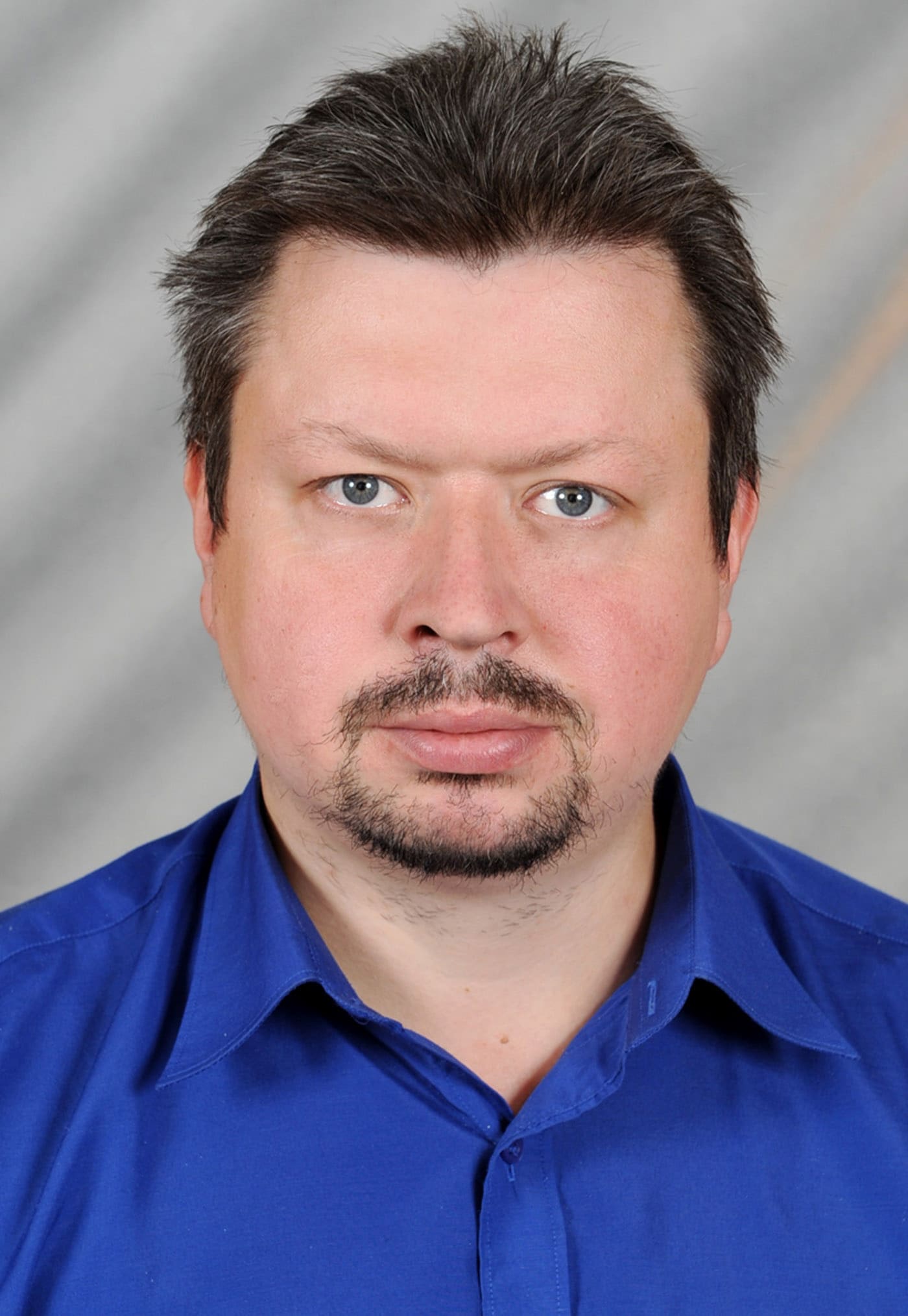 Попов Владимир Анатольевич- заместитель директора, учитель математики