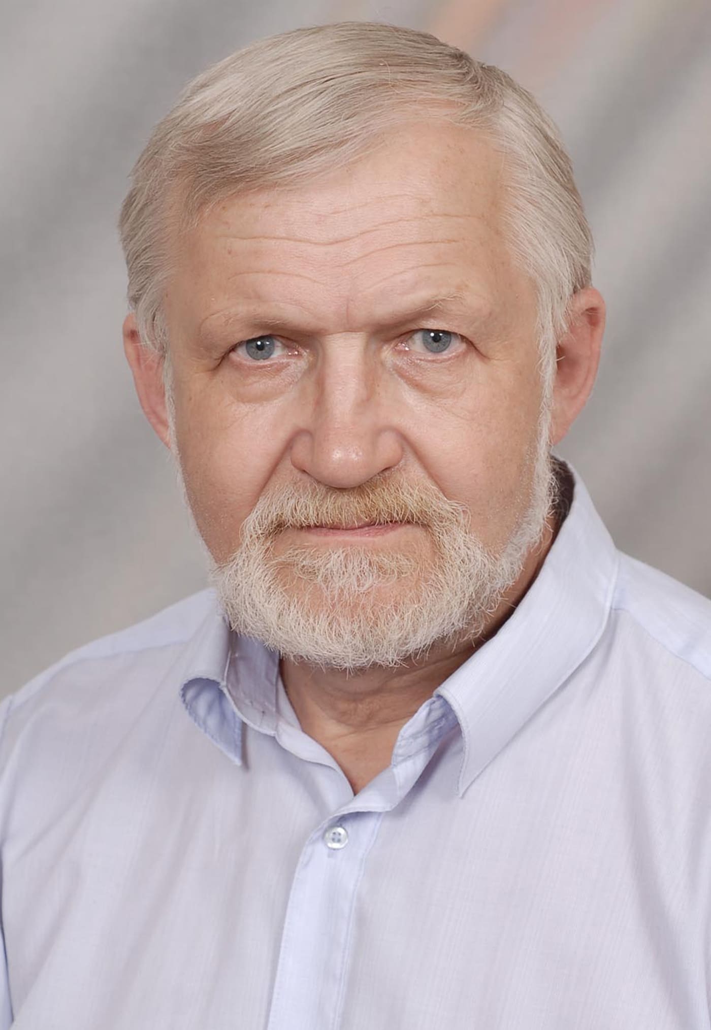 Самоварщиков Юрий Владимирович- учитель физики
